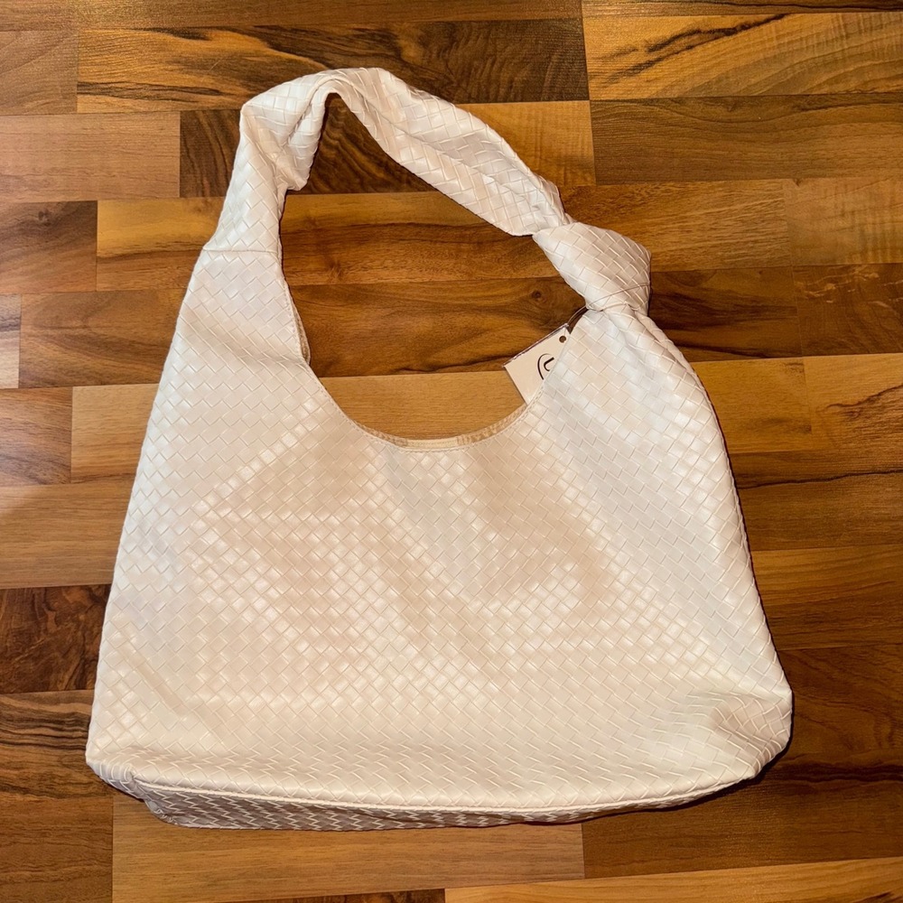 Ulta Beauty Handbag cream Woven Hobo Bag Knot Handle Purse‎ NWT boho preppy